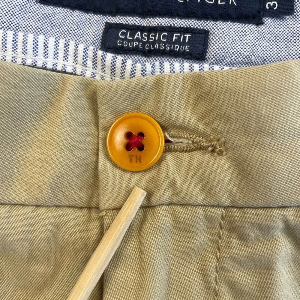 Tommy Hilfiger Mens Classic Fit Chino Shorts Tan Khaki Cotton Size 36 10 Inseam
